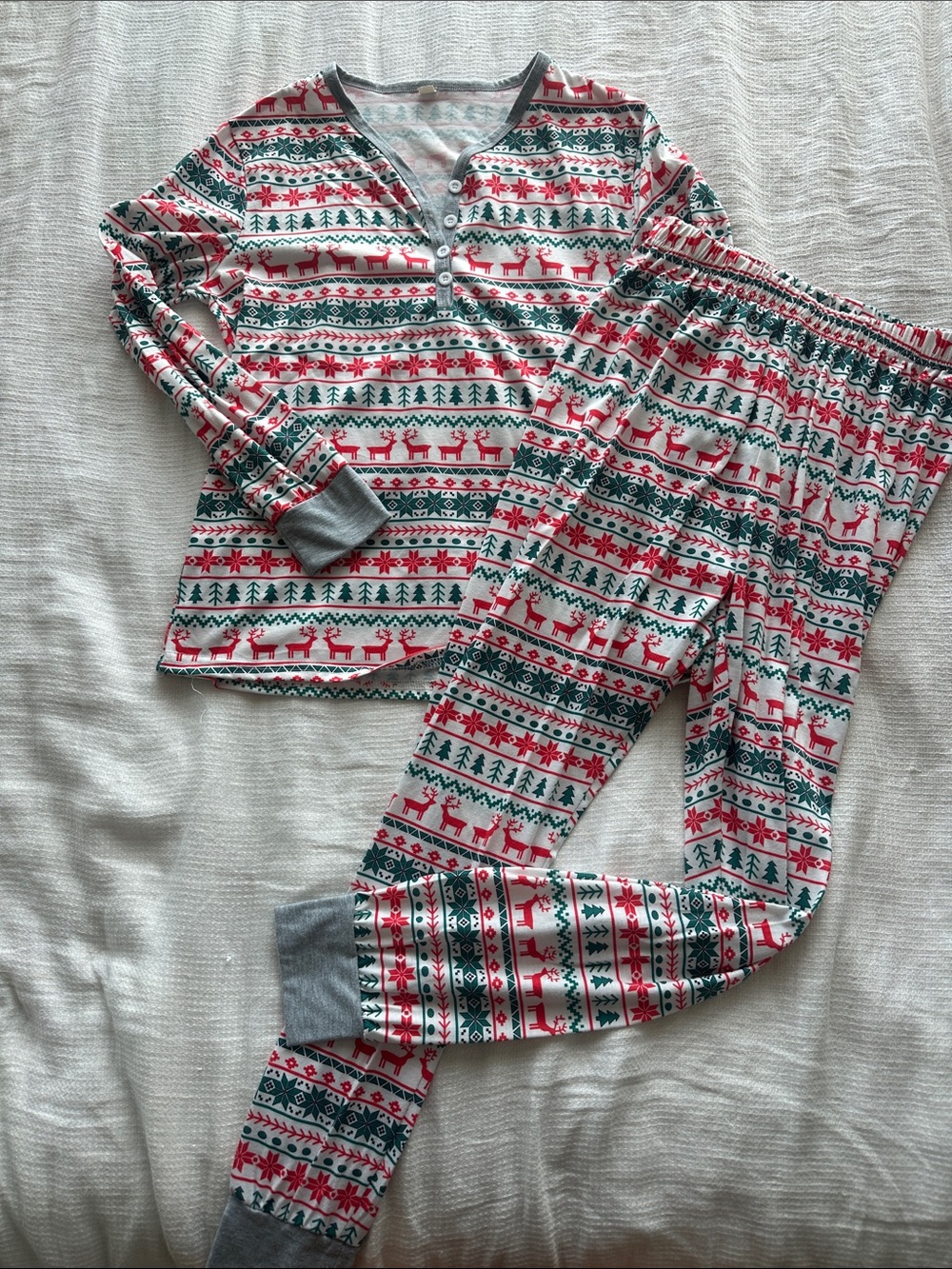 Women’s Holiday Reindeer Pajama Set - Red & Green